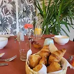 D'hotes Le Flacon De La Verrouille 3* Bruniquel