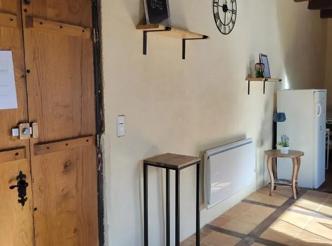 Le Flacon De La Verrouille Gæstehus 3*