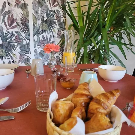 D'hotes Le Flacon De La Verrouille 3* Bruniquel