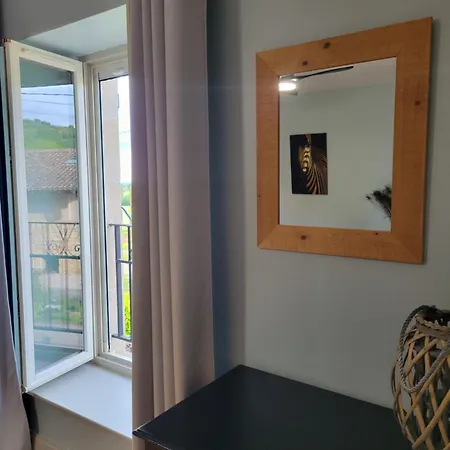 Bed and breakfast Le Flacon De La Verrouille *