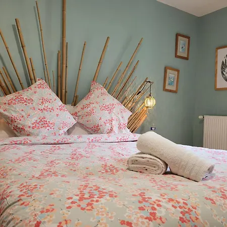 招待所 D'hotes Le Flacon De La Verrouille 3*