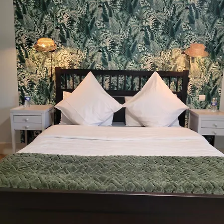 招待所 D'hotes Le Flacon De La Verrouille 3*